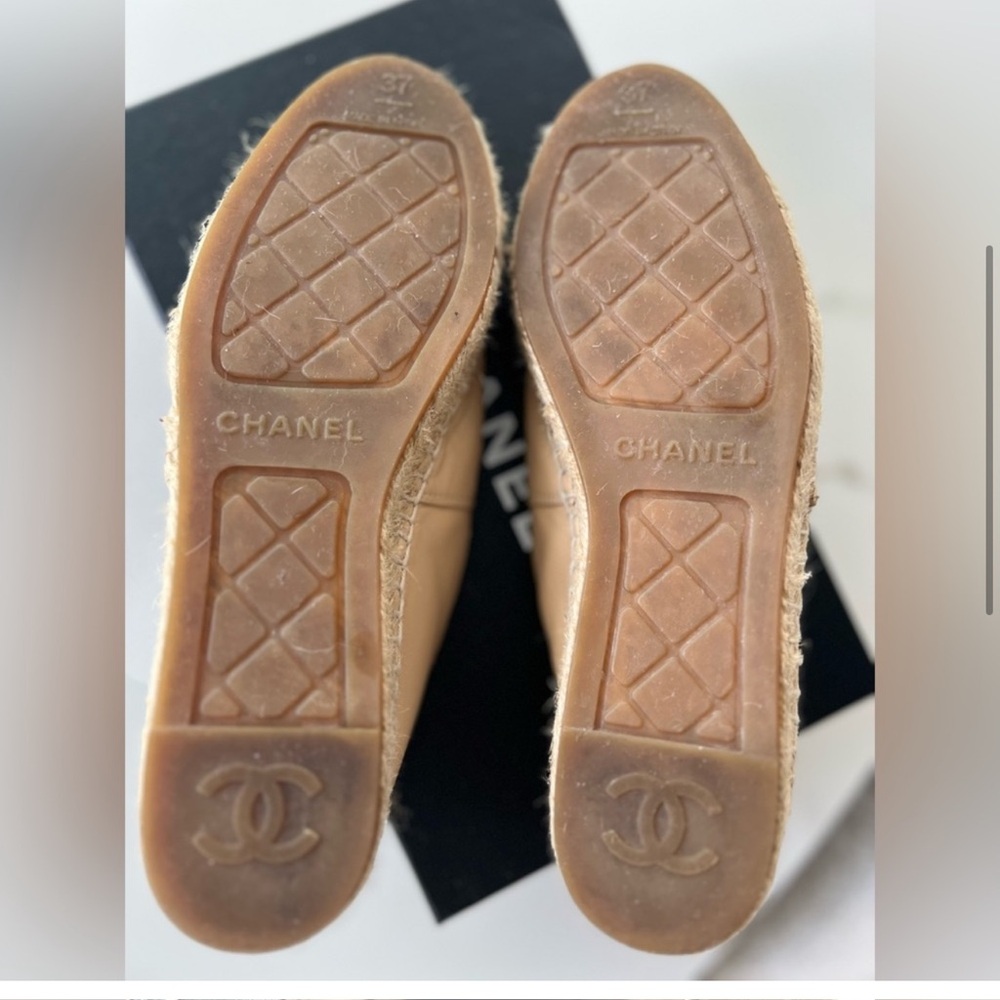 CHANEL lambskin Cream and Black Espadrille Shoes - Picture 10 of 10